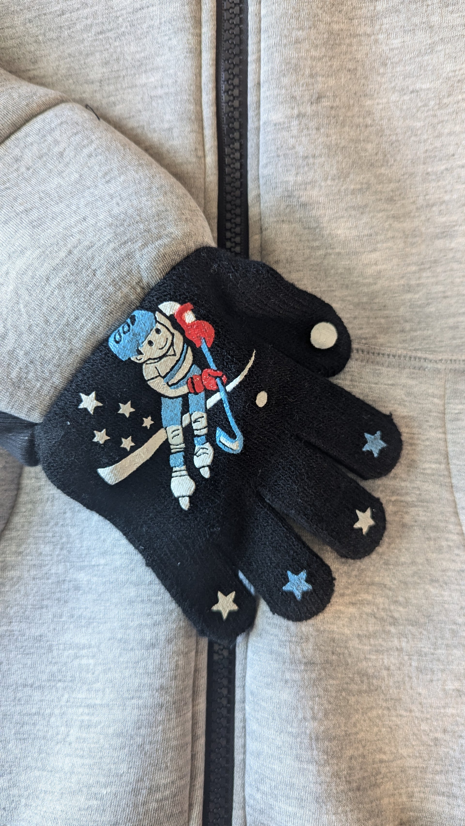 (Size 12-14) Kids Hoodie With Attached Gloves - Pick Your Gloves